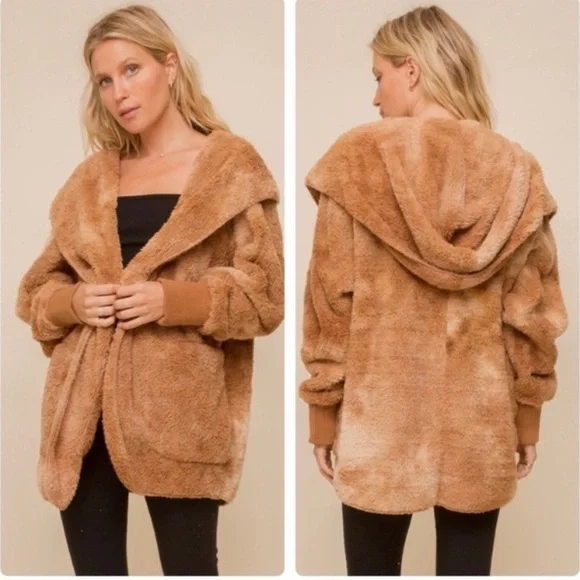 85. Free PeopleSHOW BEYOND COZY HOODIE JACKET - Picture 2 of 3